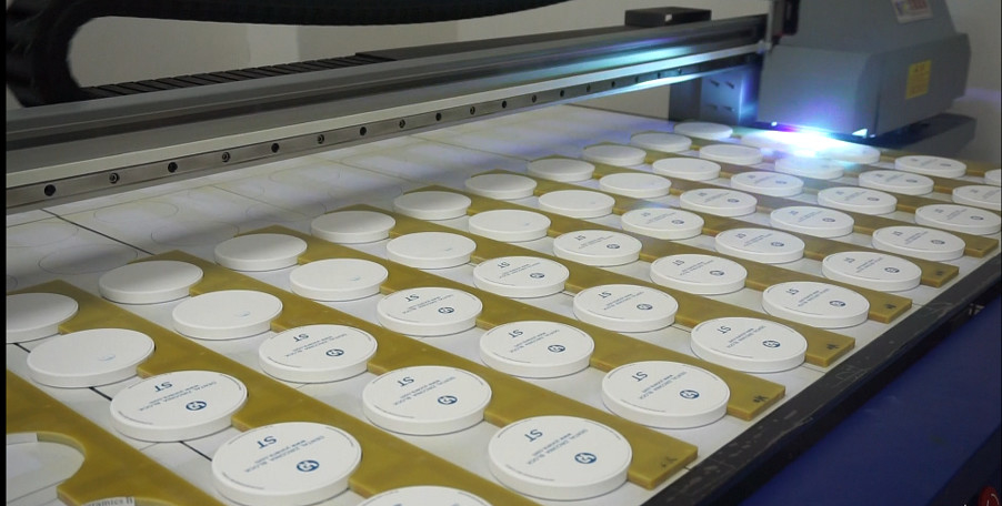 Shenzhen Yurucheng Dental Materials Co., Ltd línea de producción del fabricante