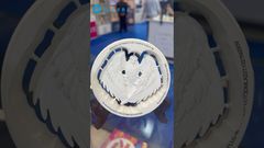 Cuando las herramientas dentales se convierten en pinceles. ¿Cómo? fresado YRC-5X + 3D PLUS?? s capas de bloque de zirconio = arte.