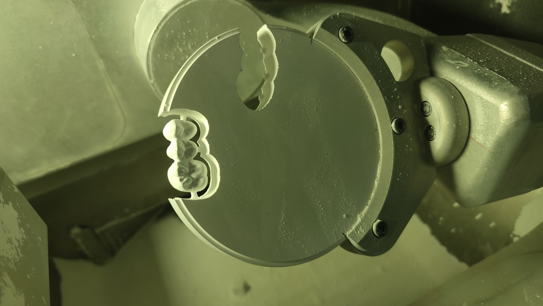 Precio más bajo de fábrica CAD CAM 5 ejes Fresadora en seco Fresado dental para Zirconia, PMMA, Cera